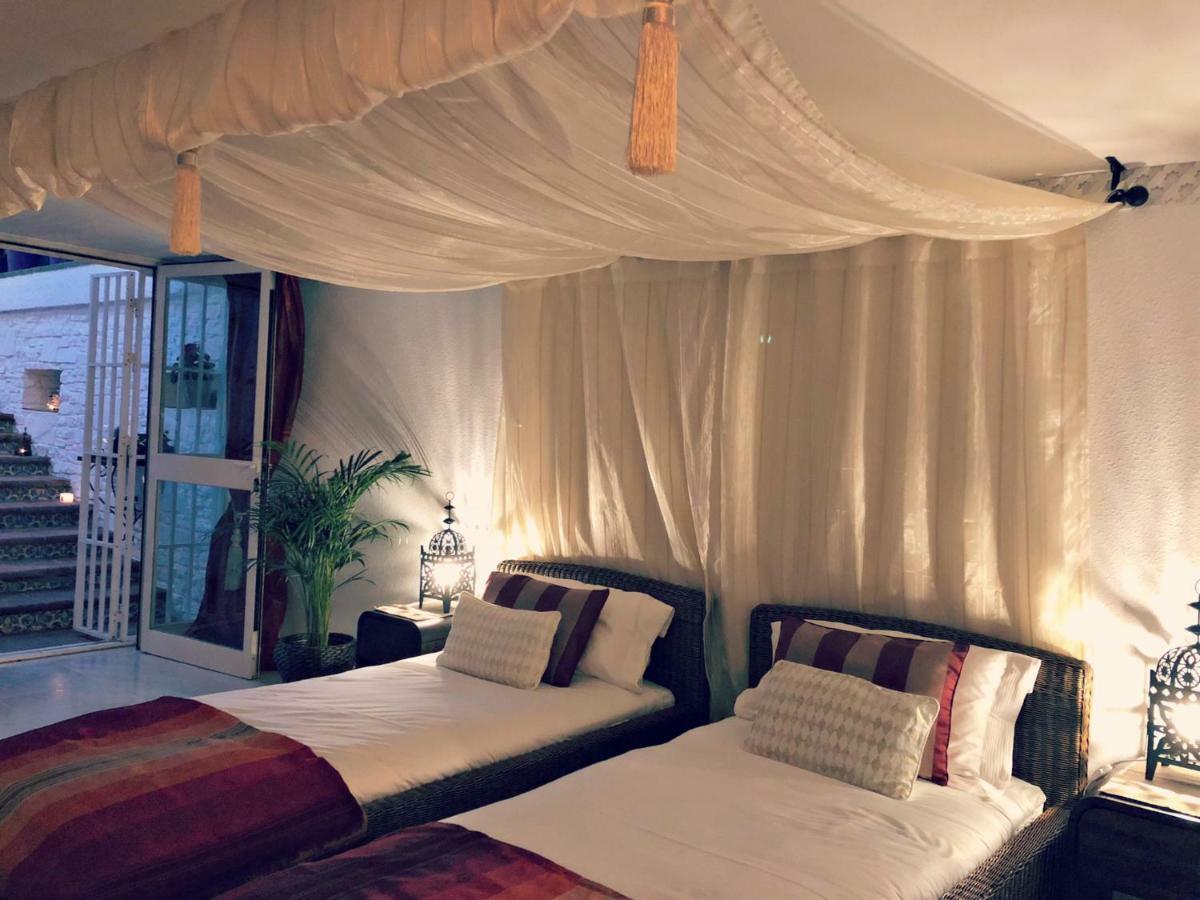 Villa Breeze Boutique Guest Rooms, Marbella Sitio de Calahonda Exterior photo